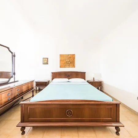 Apartment Casa Delle Ginestre 2 *